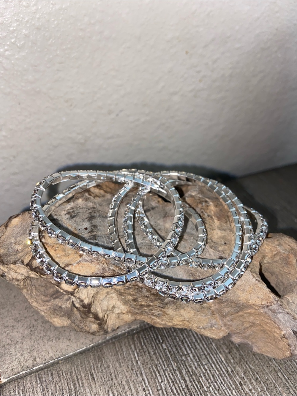 5/$10❤️❤️❤️NEW Set of 5 Rhinestoned Stretch Bracelets
